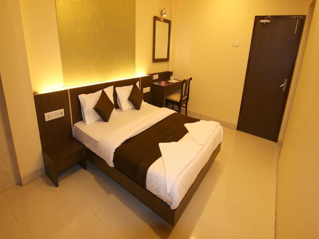 Hotel Panvel Palace Экстерьер фото