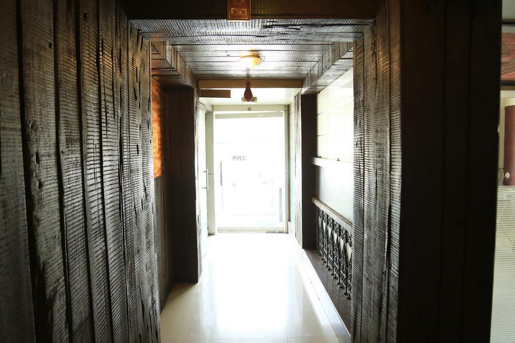 Hotel Panvel Palace Экстерьер фото