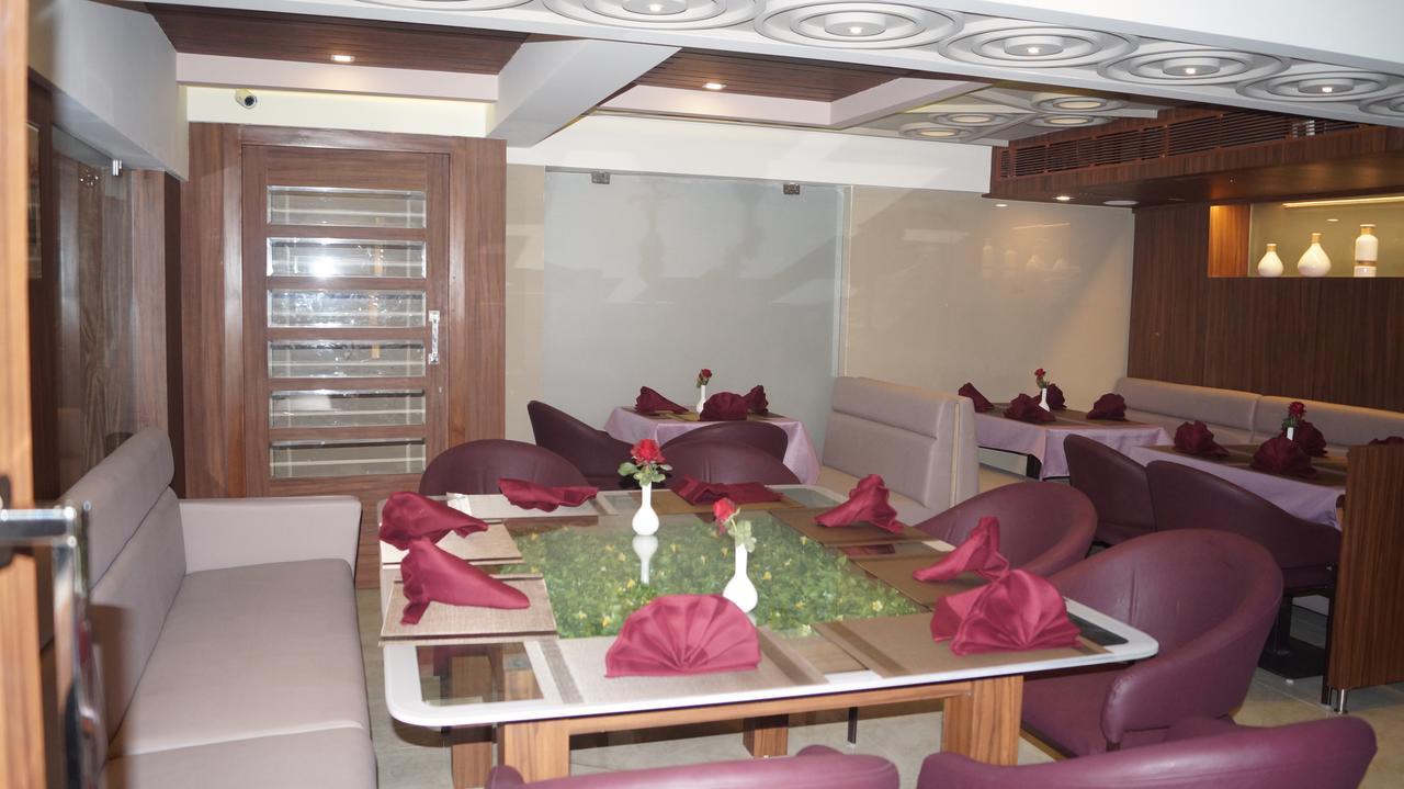 Hotel Panvel Palace Экстерьер фото