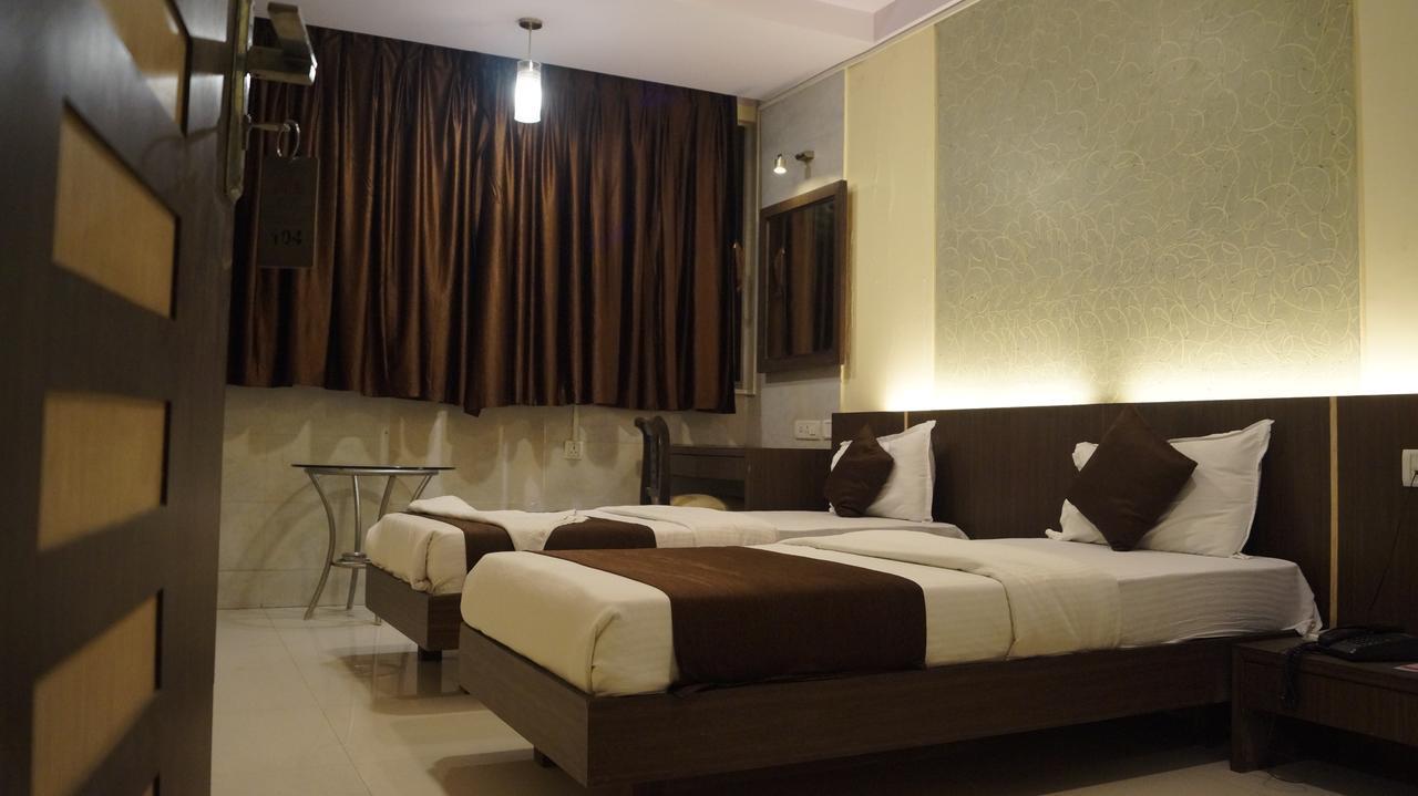 Hotel Panvel Palace Экстерьер фото