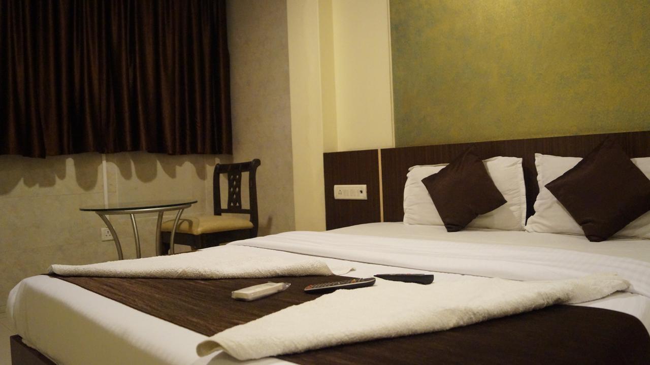 Hotel Panvel Palace Экстерьер фото
