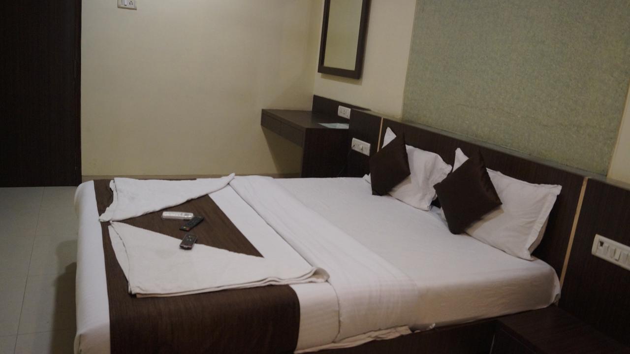 Hotel Panvel Palace Экстерьер фото