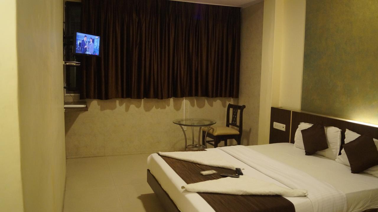 Hotel Panvel Palace Экстерьер фото
