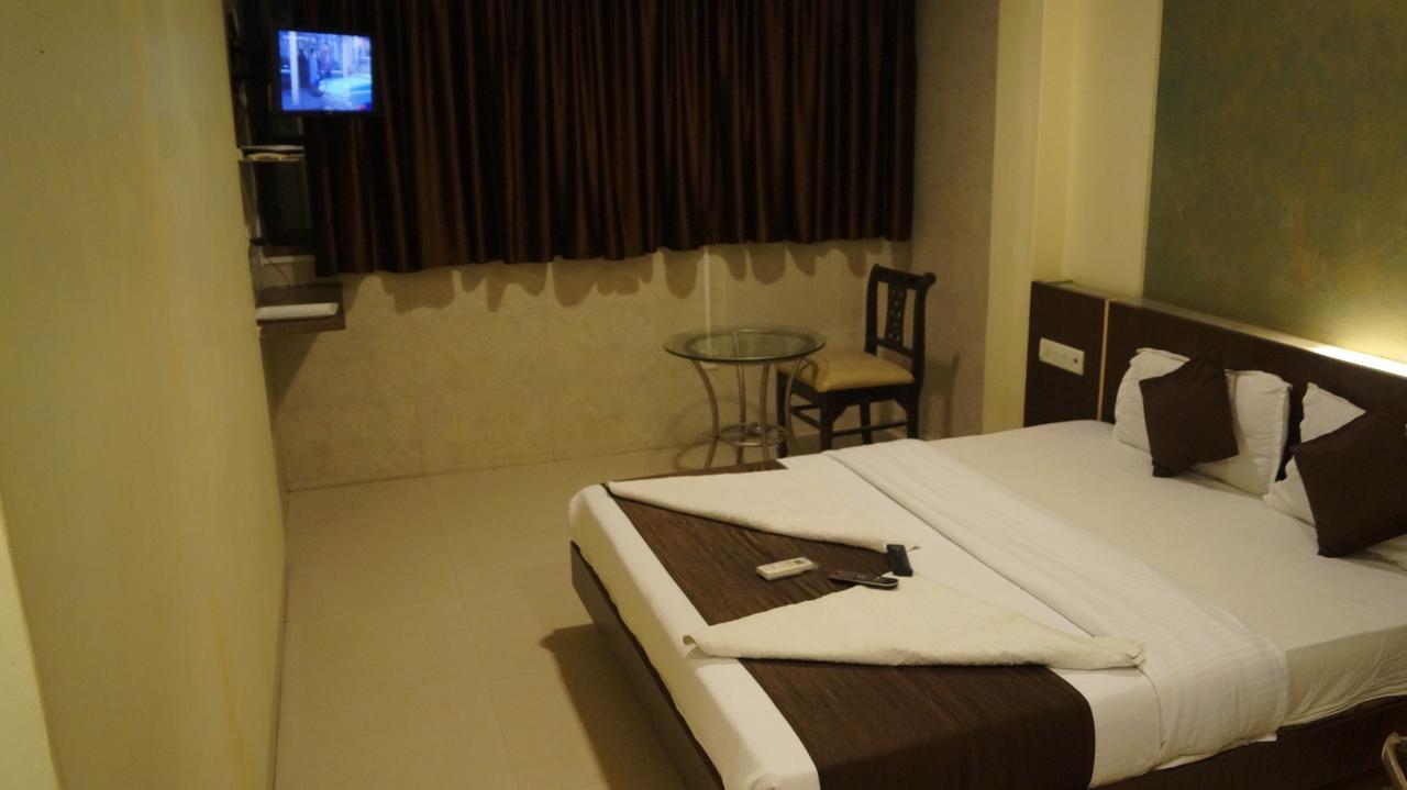 Hotel Panvel Palace Экстерьер фото