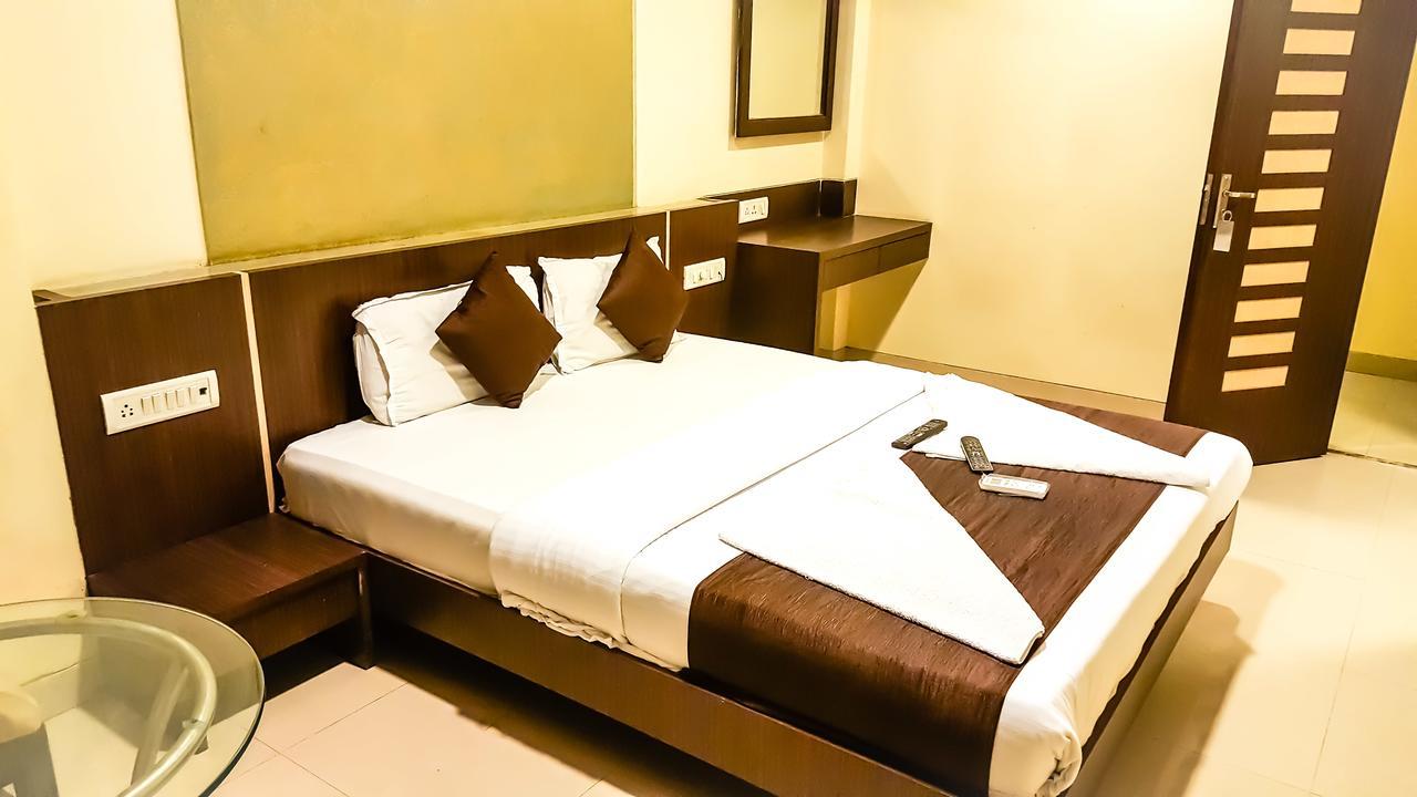 Hotel Panvel Palace Экстерьер фото